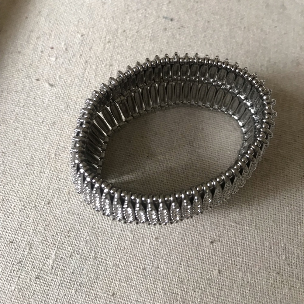 Stella & Dot Bracelet - Picture 2 of 3